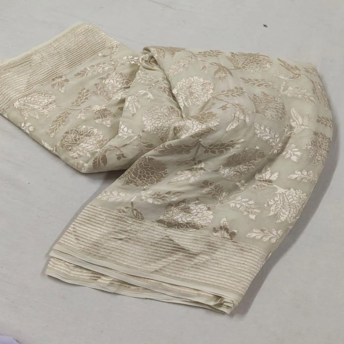 Cream Floral Jaal Banarasi Khaddi Saree