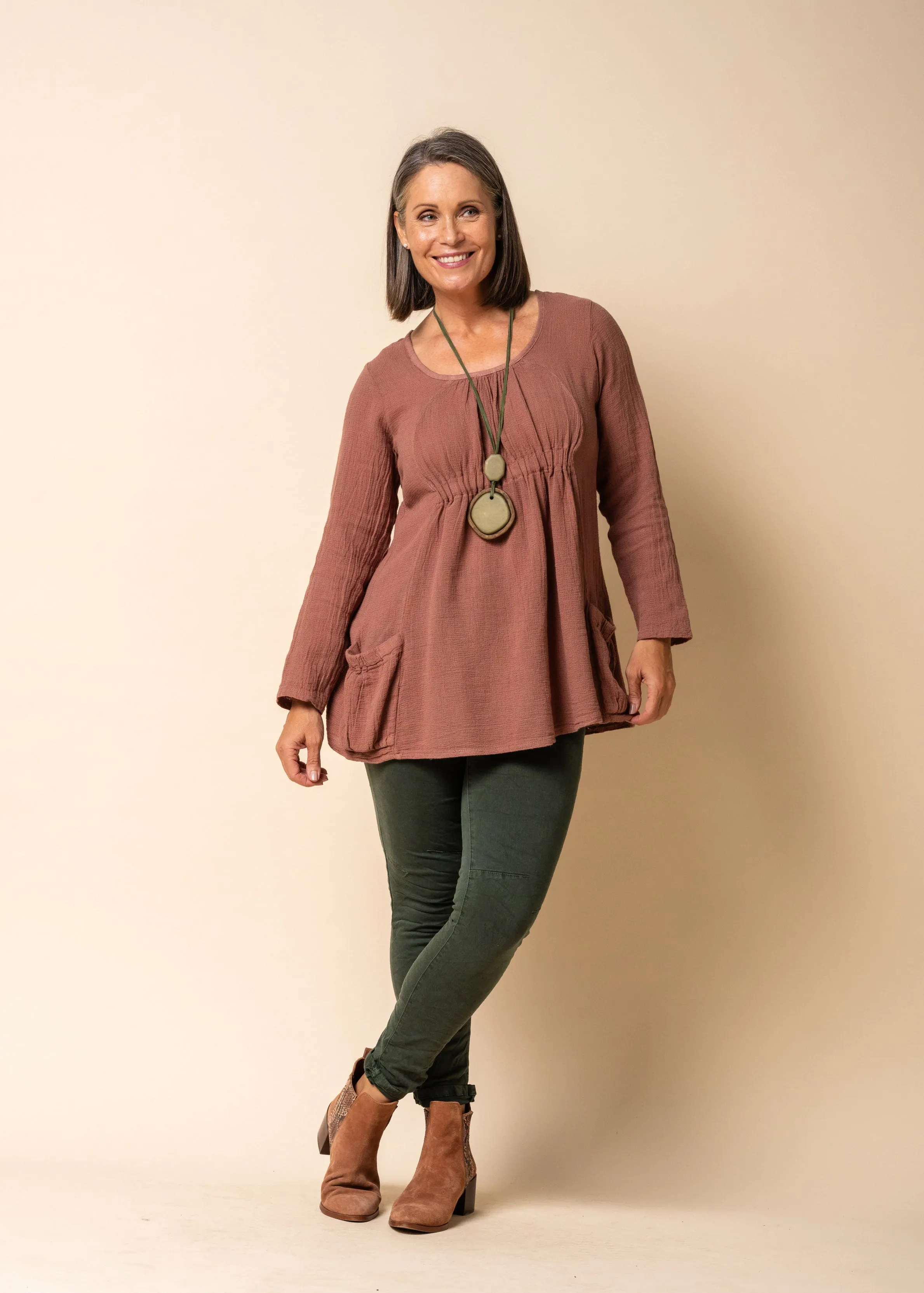 Dorie Linen Blend Top in Nutmeg