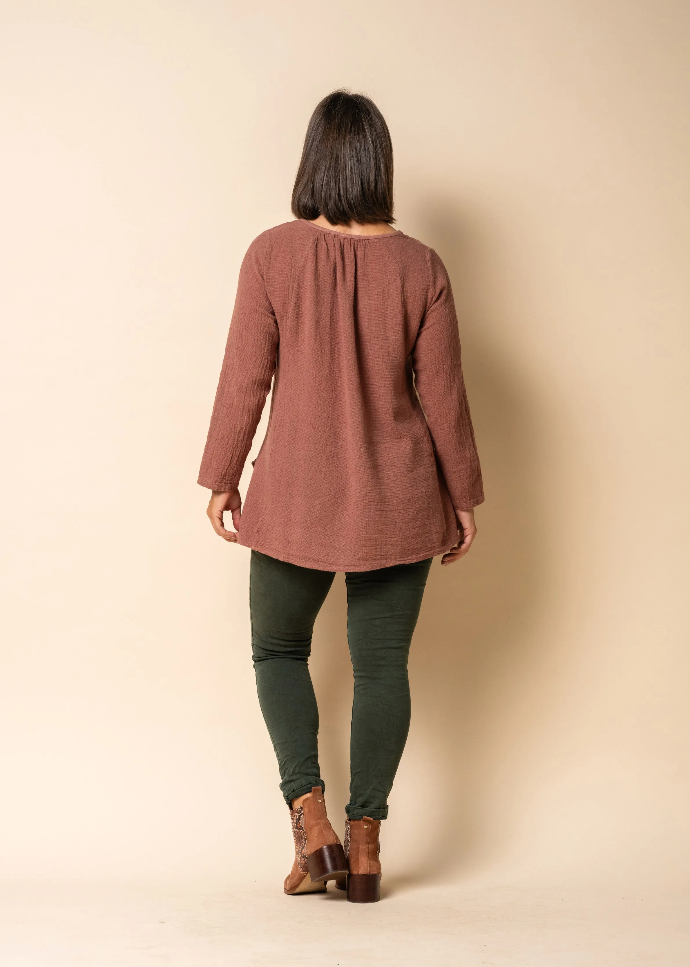 Dorie Linen Blend Top in Nutmeg