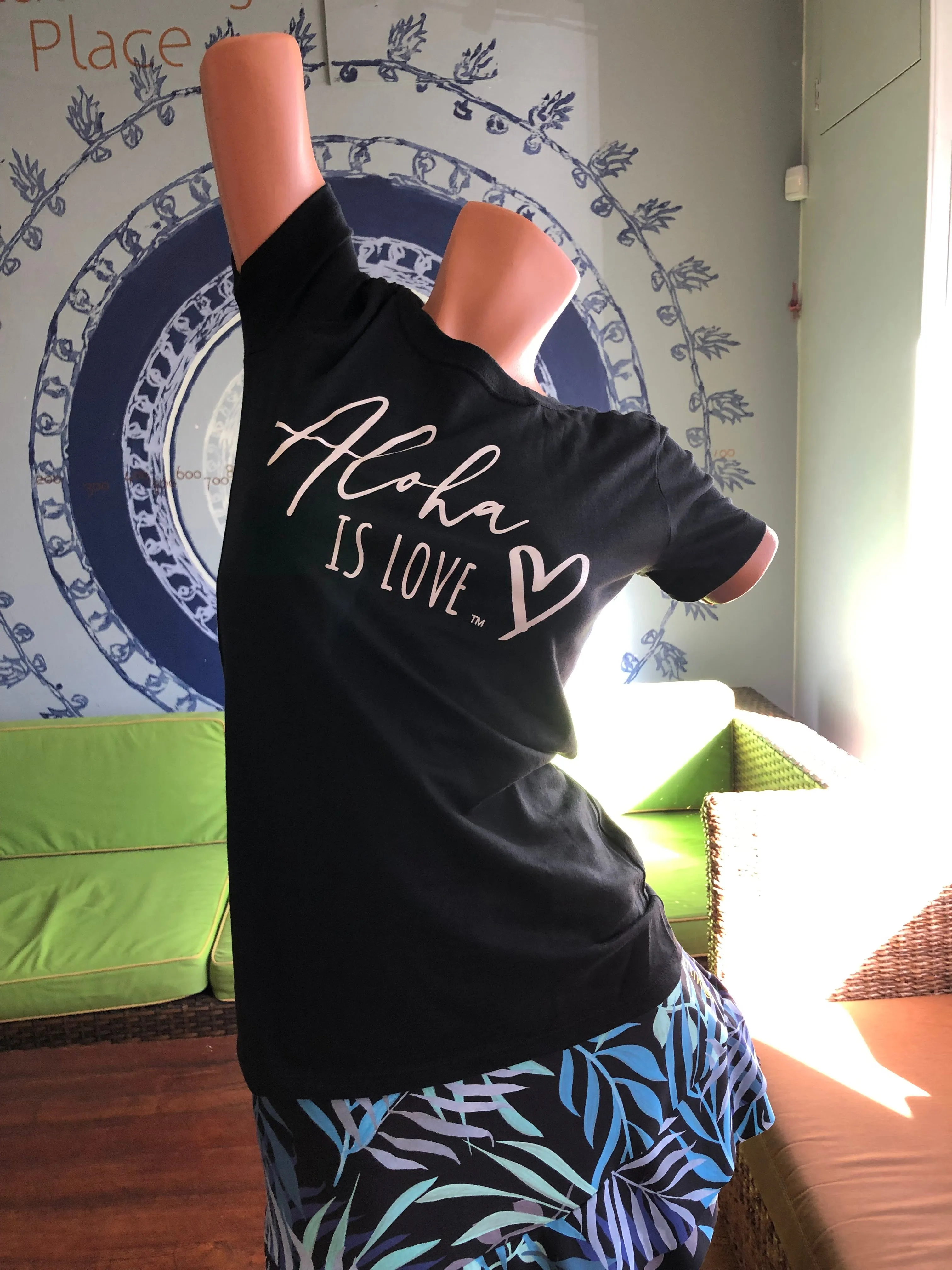 [DYY Creations] Tops: Aloha is Love Women's T-shirt