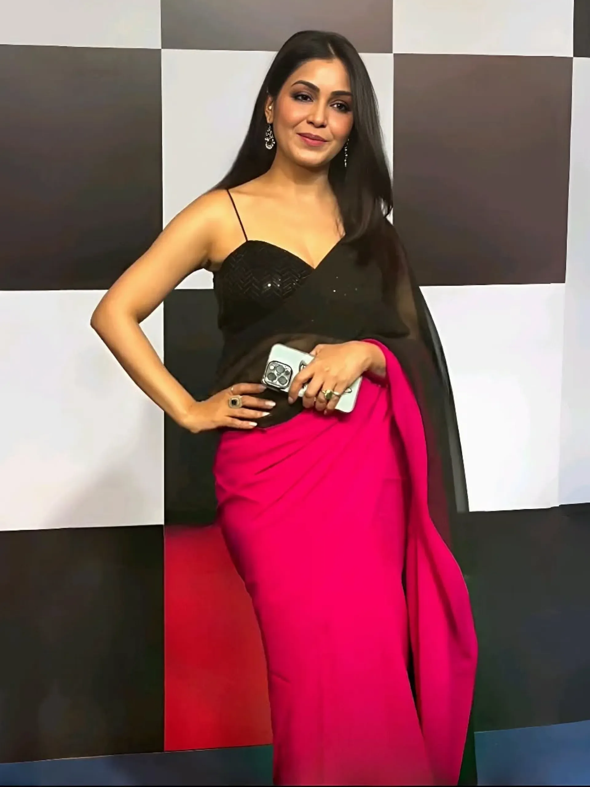 Fuchsia & Black Triangle Georgette Saree with Posh Black Blouse Fabric